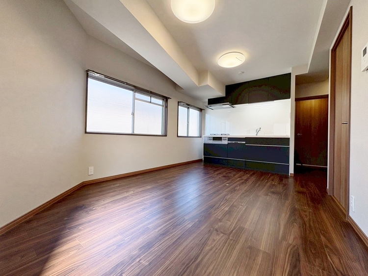 居間 快適に過ごす毎日を求めて、暮らしの中でご自身の「マイホーム」に創り上げてください。