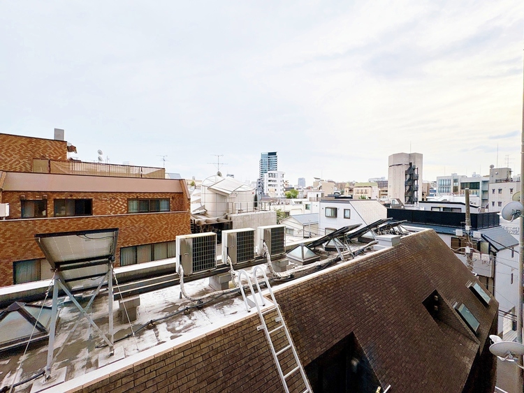 バルコニー 頬をなでる、優しい風を感じることが出来ます。