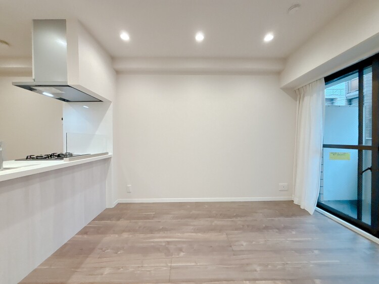 居間 飾り過ぎないシンプルな内装と偏り過ぎないデザインで統一しました。