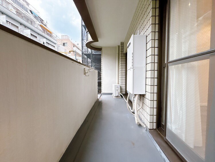 バルコニー 暮らしの中で、光と風を演出してくれるバルコニー。