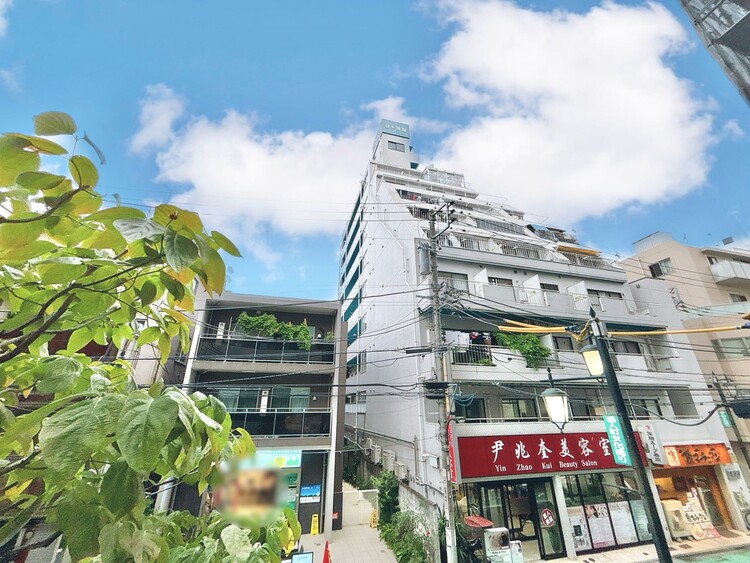 バルコニー 頬をなでる、優しい風を感じることが出来ます。