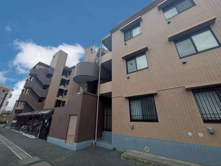 外観 現地に足をお運びいただいた際には、周辺散策などをお勧めいたします。