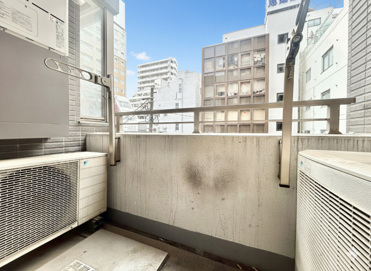 バルコニー 暮らしの中で、光と風を演出してくれるバルコニー。