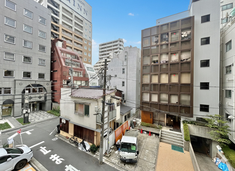 バルコニー 頬をなでる、優しい風を感じることが出来ます。