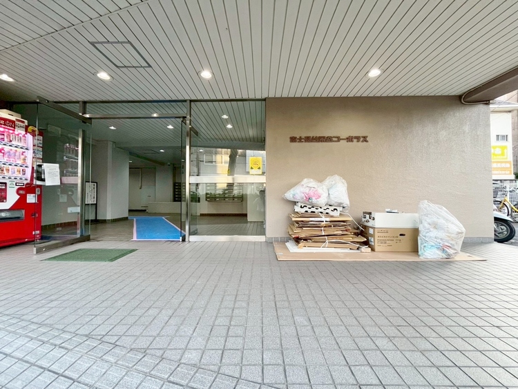 エントランス 外と内をつなぐエントランスは、まさに顔となる場所。