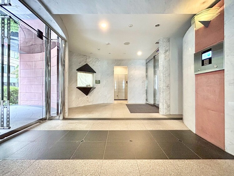 エントランス エントランスは、毎日の行き帰りで使う大事な空間です。