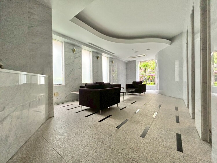 エントランス エントランス内部は、管理が行き届き清潔な共有スペースとなっています。