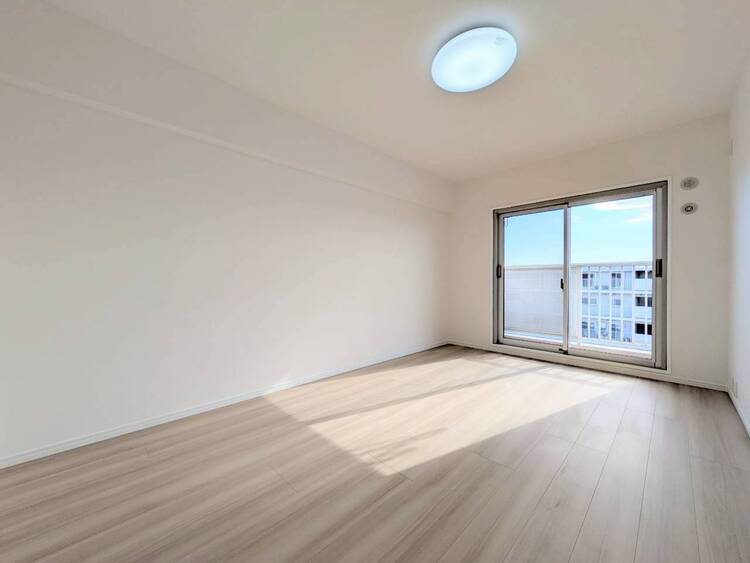 居間 居心地の良い空気感は、暮らしのステージを彩り、心からのやすらぎと満足感を与えてくれます。