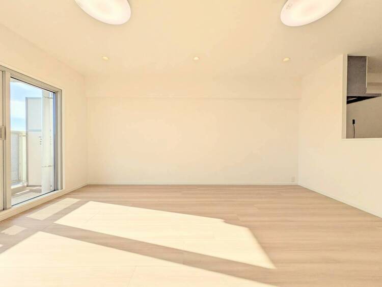 居間 飾り過ぎないシンプルな内装と偏り過ぎないデザインで統一しました。