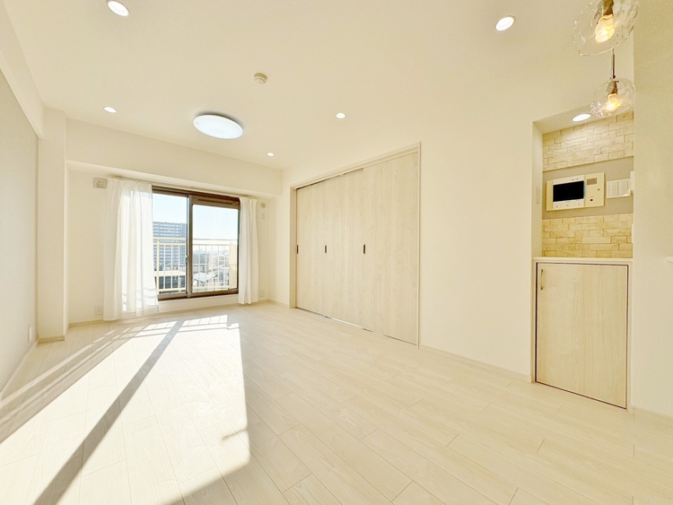 居間 居心地の良い空気感は、暮らしのステージを彩り、心からのやすらぎと満足感を与えてくれます。