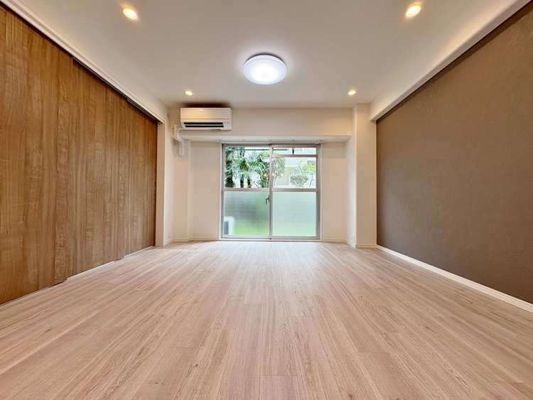 居間 飾り過ぎないシンプルな内装と偏り過ぎないデザインで統一しました。