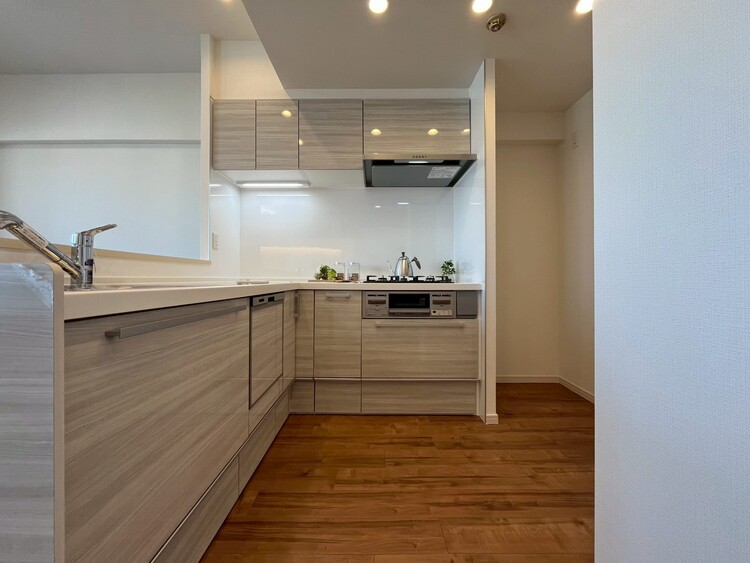 キッチン 洗練されたスタイリッシュなデザイン性と使いやすさを備えた仕様。