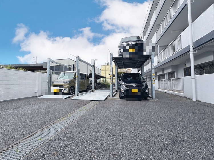 駐車場 本物件の駐車スペースです。車種制限のある場合もございますので、お気軽にお問い合わせくださいませ。