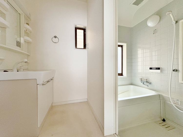 洗面 清潔感と心地よさを重視した、上質感漂うパウダールーム。