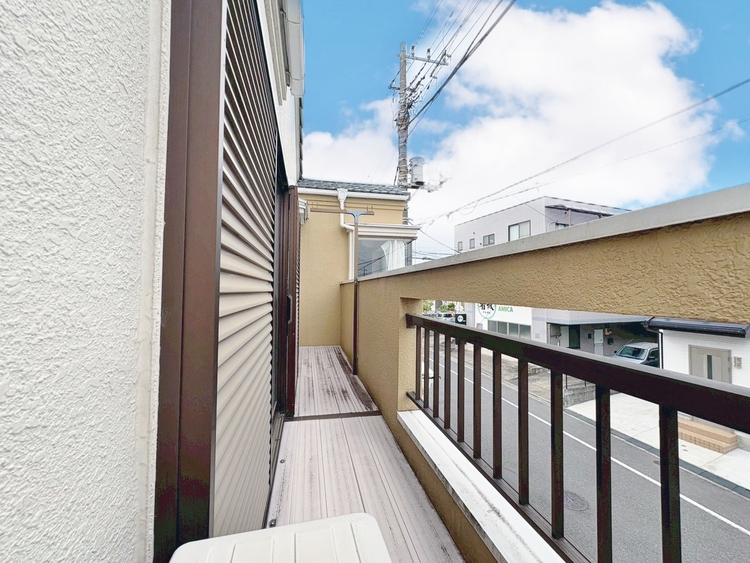 バルコニー 暮らしの中で、光と風を演出してくれるバルコニー。