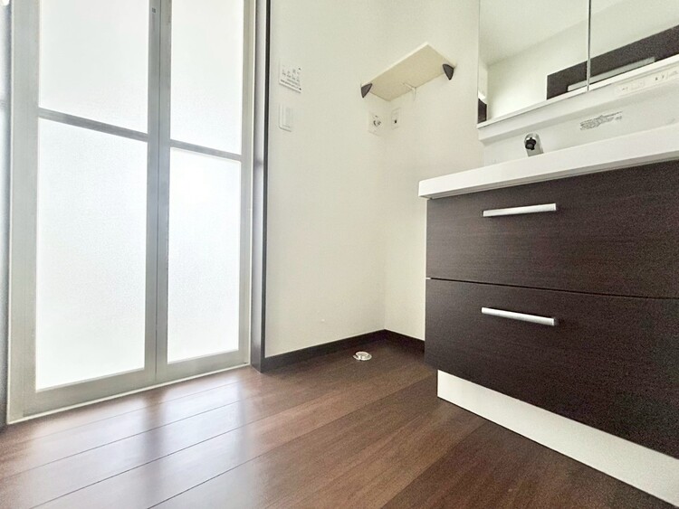 洗面 清潔感と心地よさを重視した、上質感漂うパウダールーム。