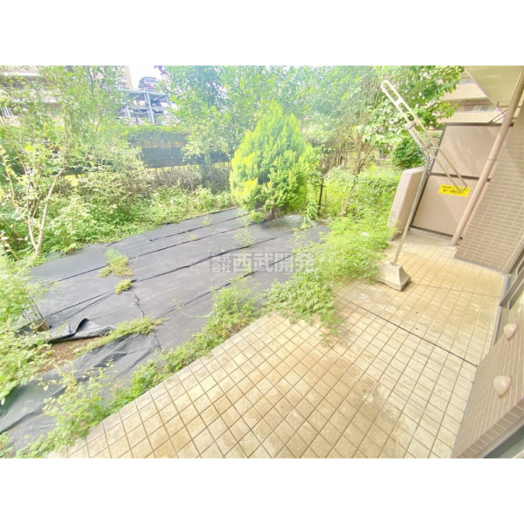 その他 専用庭付きのマンションです。