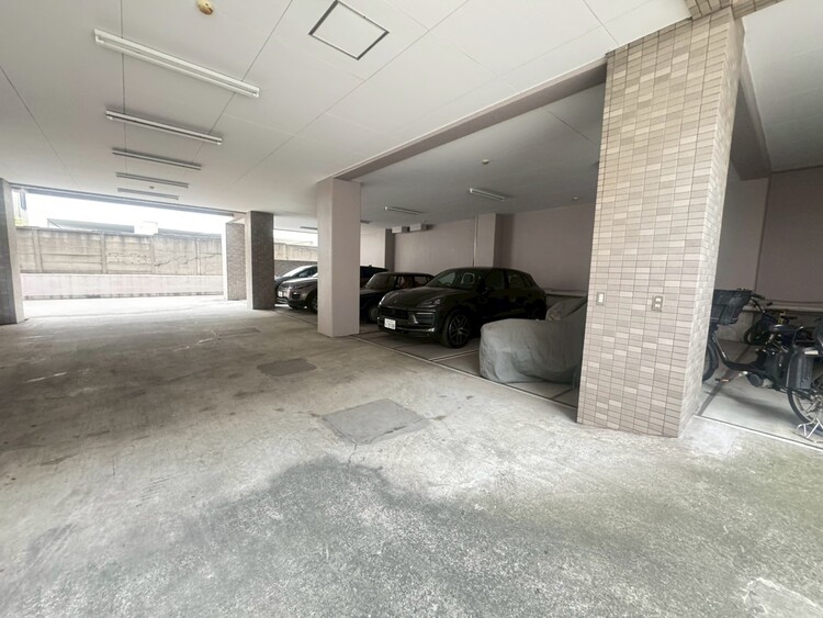 その他 駐車スペースが嬉しいですね。※空き状況は都度ご確認下さい。