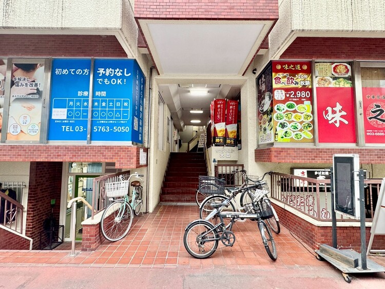 その他 上質感漂う玄関アプローチです。