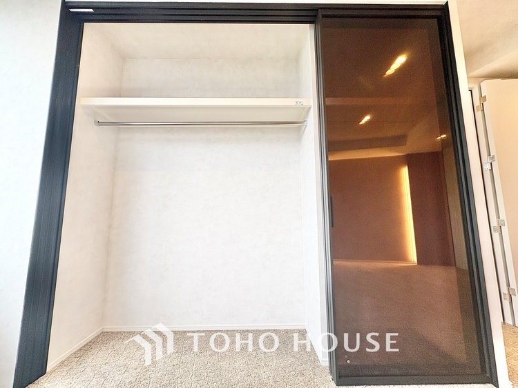 収納 【a closet full of dreams】しまいきれない思い出はクローゼットに。いつでも取り出せる広さが生活を彩る。