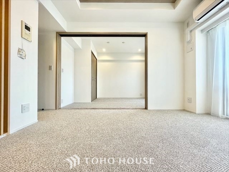 内装 【LIVING】◆陽光◆が差し込む。この開放的なLDKに家族の笑顔が集う。家族が一緒に過ごす空間は明るく、そして居心地よく。