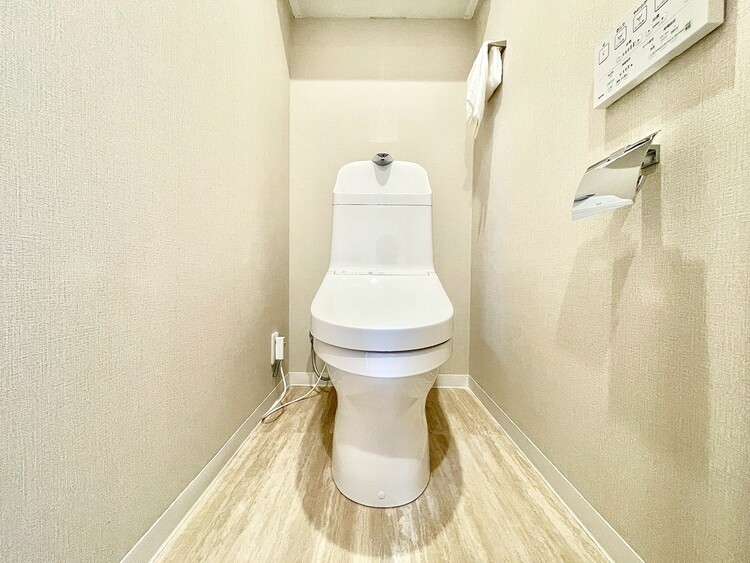 トイレ 【TOILET】◆快適◆な生活に不可欠。節水型の高性能トイレを新設。