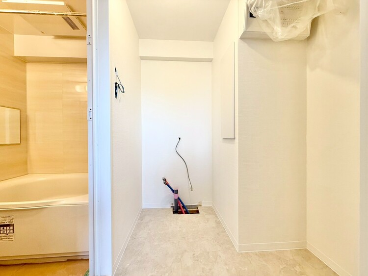 その他 清潔感を感じられる洗面化粧台。