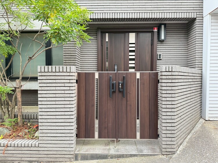 その他 上質感漂う玄関アプローチです。