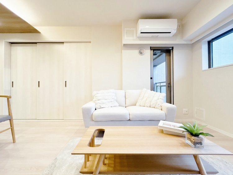 居間 伸びやかな空間のなかで、ゆったりとしたひとときを過ごせます。