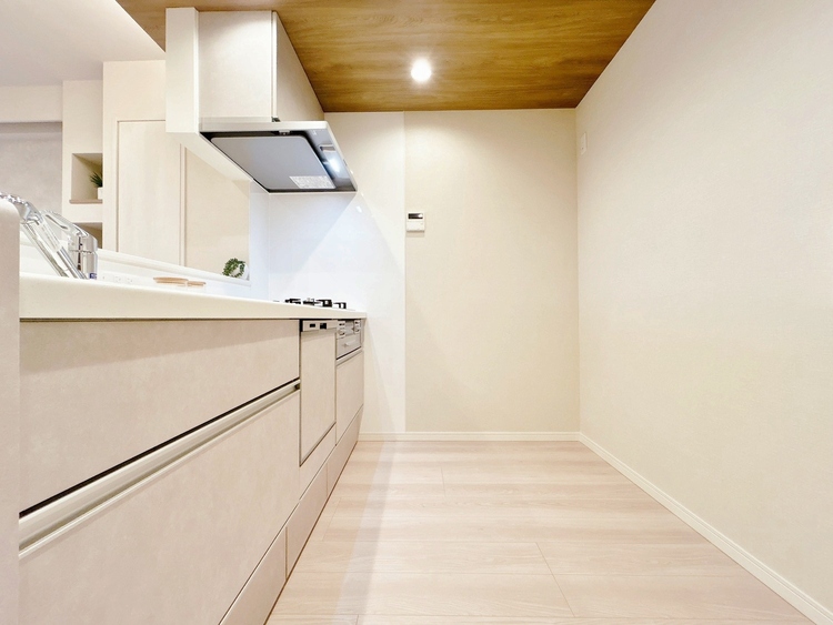 キッチン 開放感のあるキッチンスペース。調理をしながら、会話も弾みそうですね。