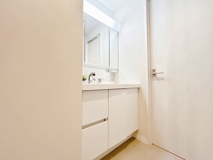 洗面 清潔感を感じられる洗面化粧台。