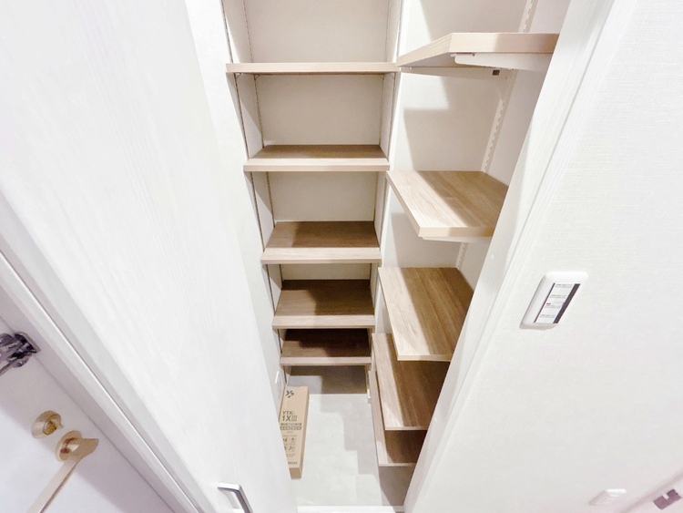 収納 収納スペースが付いていて、お部屋を広く使っていただけます。