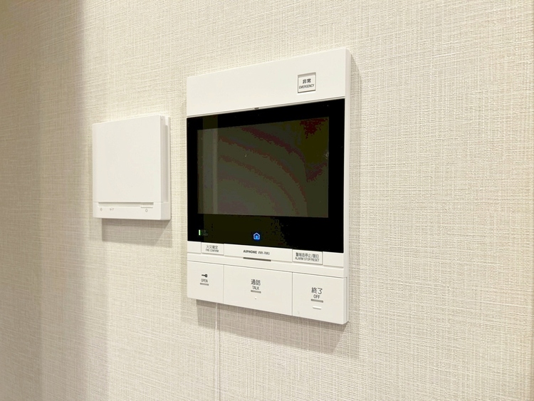 設備 誰が来てもわかる様にモニター付きインターホンを設置。