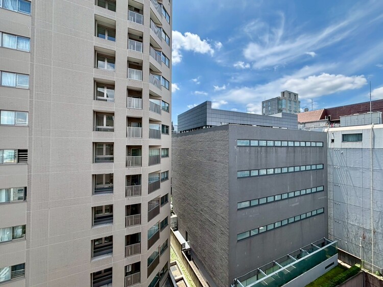 バルコニー 眺望や窓からの景色が良いと、家で過ごす時間も快適です。