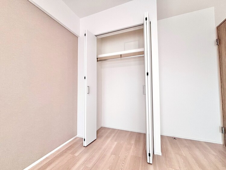 その他 収納スペースが付いていて、お部屋を広く使っていただけます。