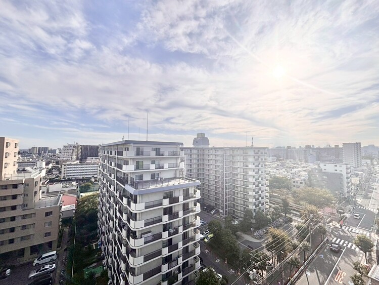 その他 眺望や窓からの景色が良いと、家で過ごす時間も快適です。