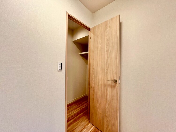 その他 収納スペースが付いていて、お部屋を広く使っていただけます。