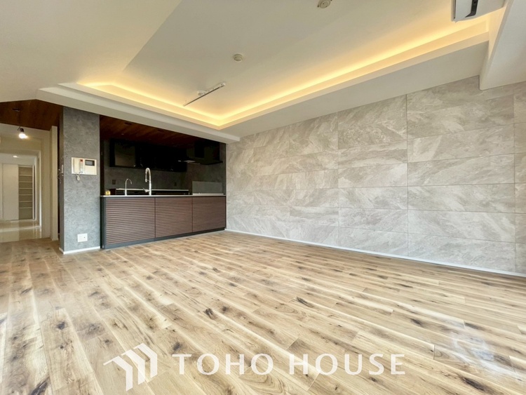 内装 【LIVING】◆扉を◆開くとこの景色。家族の”おかえり”の声が聞こえてきそう。