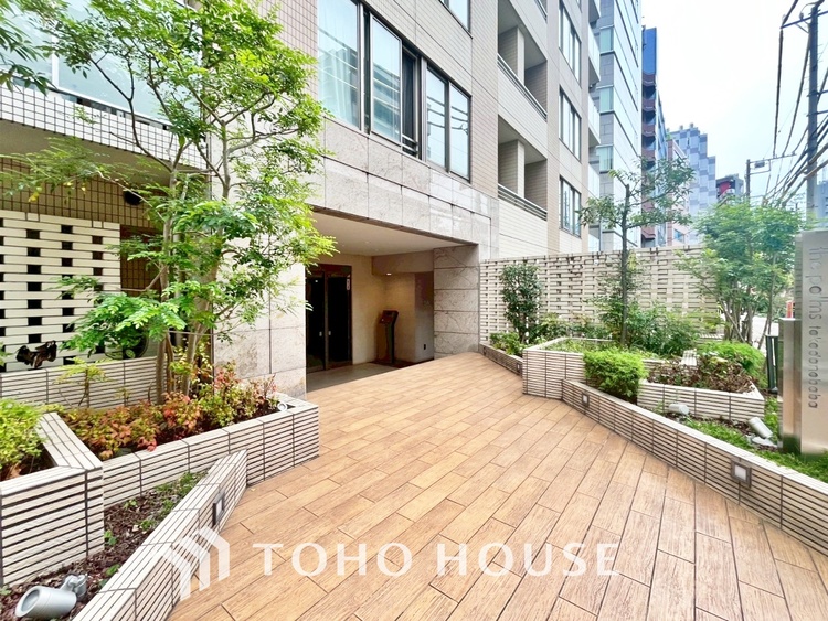 外観 【APPEARANCE】◆陽光◆が差し込む。この開放的な空間に家族の笑顔が集う。家族が一緒に過ごす空間は明るく、そして居心地よく。