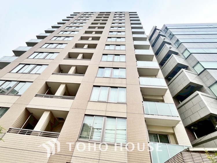 その他 【ENTRANCE】◆そびえ立つ◆我が家のシンボル。遠くの空が赤く染まる夕べが待ち遠しい。