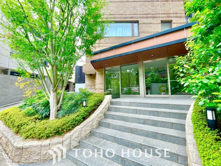 その他 【BALCONY】◆BLUE SKY◆自然の心地よさに包まれる。大開口の外に広がるのは爽やかな青空。