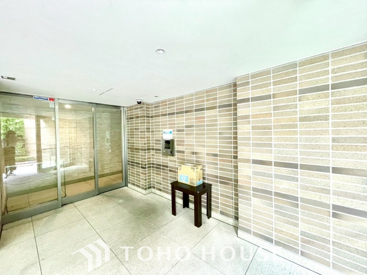 エントランス 【ENTRANCE】◆住む喜び、楽しさ、感動◆を君と共有したい。いつまでもずっと家族を見渡せるこの広い空間で。