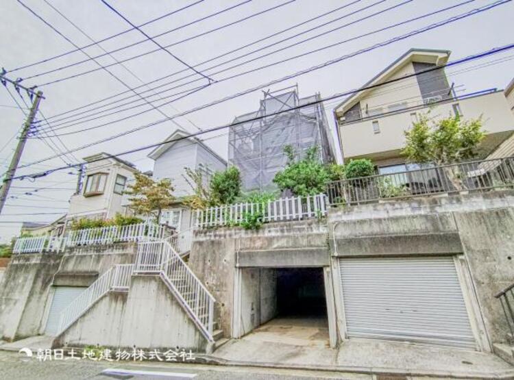 外観 毎日のお散歩も楽しく緑に恵まれた静かな住環境となります！！！伸び伸びスローライフを叶えてくれる物件！自然豊富な季節の移ろいを身近に感じられる環境は空間に彩りを添えておしゃれな住空間を作り上げます！