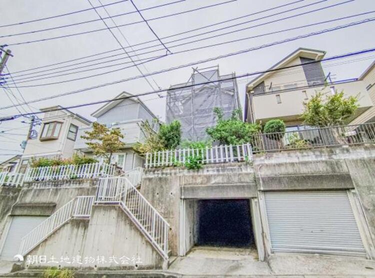 外観 毎日のお散歩も楽しく緑に恵まれた静かな住環境となります！！！伸び伸びスローライフを叶えてくれる物件！自然豊富な季節の移ろいを身近に感じられる環境は空間に彩りを添えておしゃれな住空間を作り上げます！