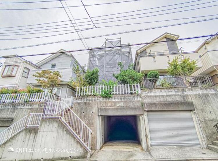 外観 自慢したくなるマイホーム！流行に左右されない上質な佇まい！！　満たされる時間をじっくり堪能できそうです　洗練されたものにふれることでもっともっと『おうちじかん』が充実したものになるでしょう！