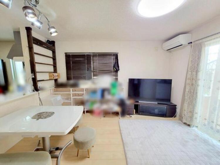 駐車場 【リビング】