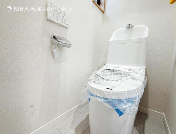 トイレ 【トイレ】ウォシュレット、保温機能付き便座など充実の設備です　お掃除がしやすくストレスフリー！！ 