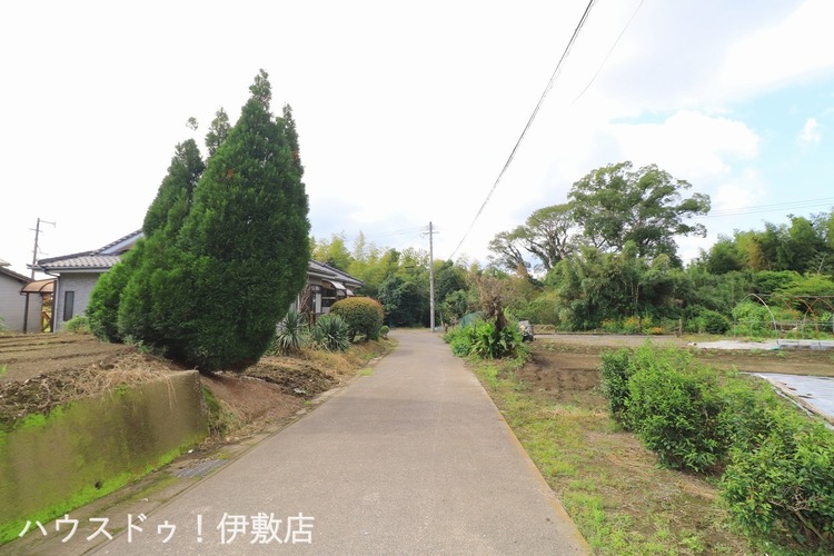 外観 【前面道路】南側前面道路行き止まり道路で交通量少な目です！