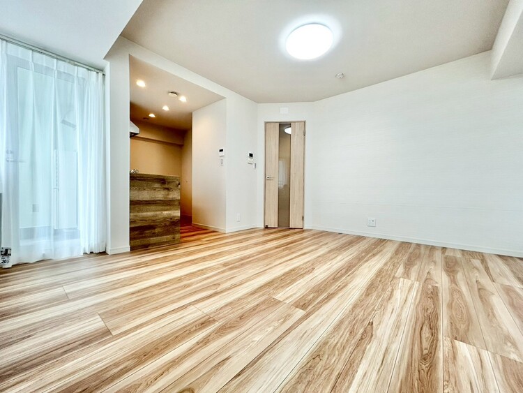 居間 居心地の良い空気感は、暮らしのステージを彩り、心からのやすらぎと満足感を与えてくれます。