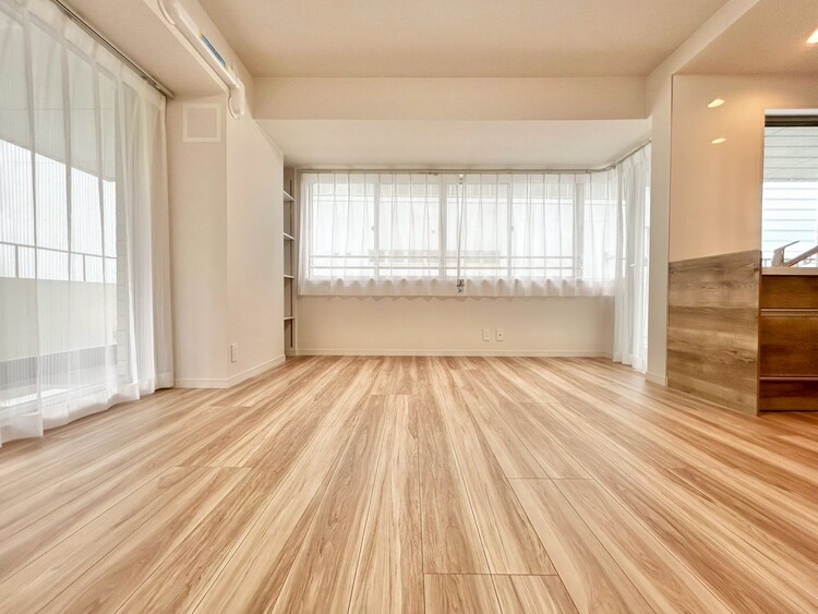 居間 快適に過ごす毎日を求めて、暮らしの中でご自身の「マイホーム」に創り上げてください。